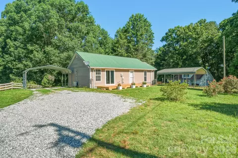 547 Pea Ridge St, Morganton, NC 28655