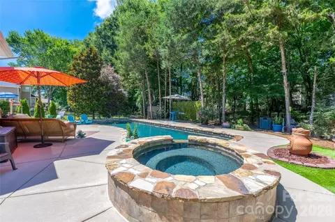 211 Alnwick Ln, Waxhaw, NC 28173