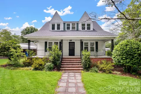 315 W Blakeney St, Pageland, SC 29728