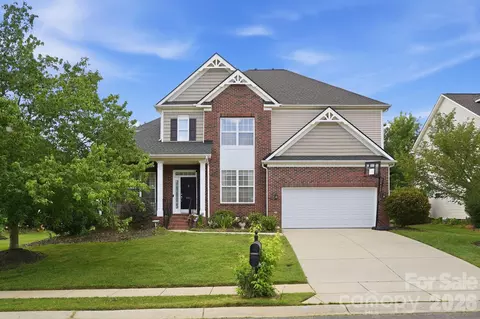8120 Madrigal Ct, Waxhaw, NC 28173