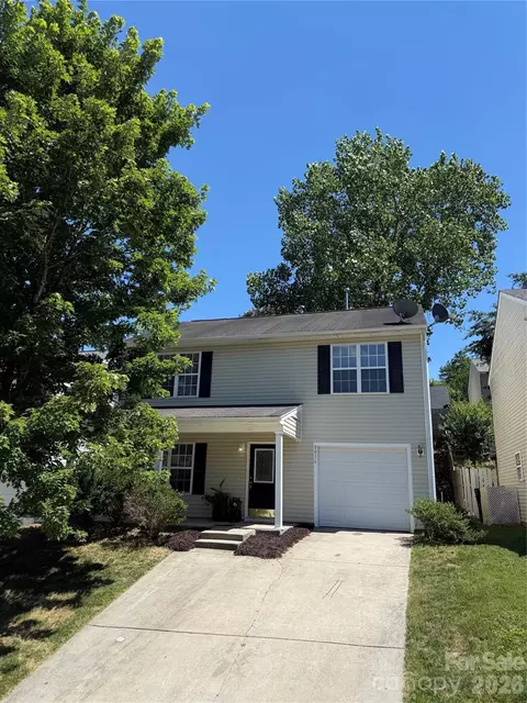 8016 Bronze Pike Dr, Charlotte, NC 28273