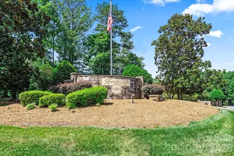 113 N Harbor Watch Dr, Statesville, NC 28677