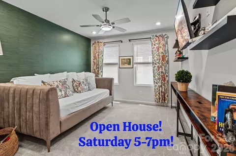 8122 Downy Oak Ln, Charlotte, NC 28269