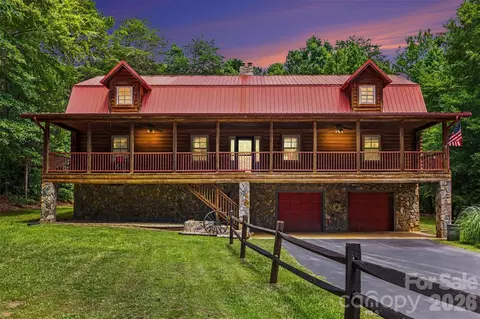 6328 Four Knights Ln, Clover, SC 29710