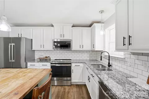 Kitchen - 409 Lind Point Ln, Monroe, NC 28110 photo 2 of 2