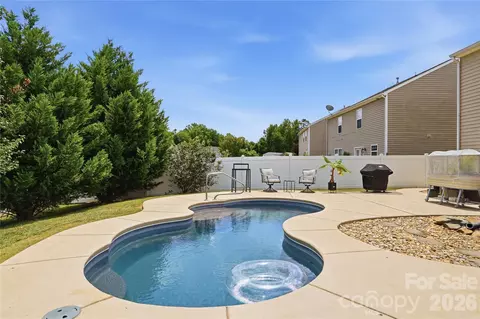Exterior - 409 Lind Point Ln, Monroe, NC 28110 photo 5 of 6