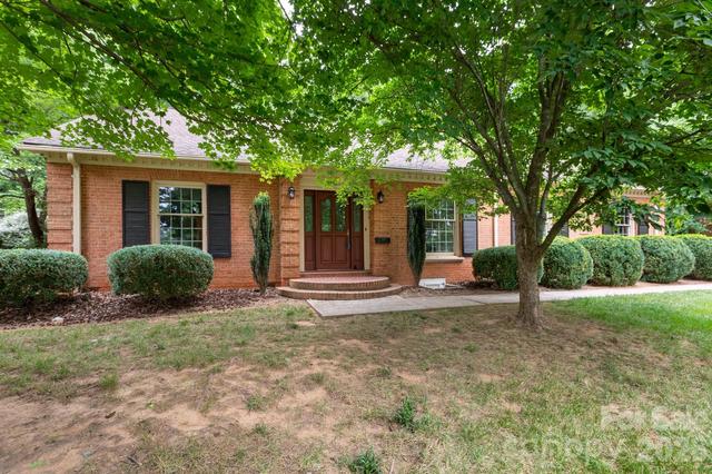 5511 Robinhood Rd, Charlotte, NC 28211