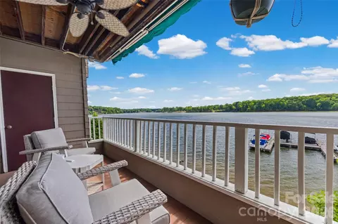 7332 Lakefront 4 Dr #4, Charlotte, NC 28278