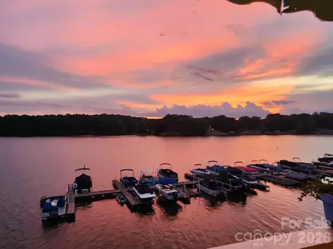 7332 Lakefront 4 Dr #4, Charlotte, NC 28278