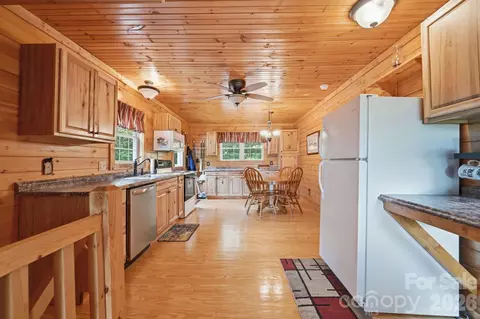 Kitchen - 1987 Buck Mountain Rd, Purlear, NC 28665 photo 1 of 3