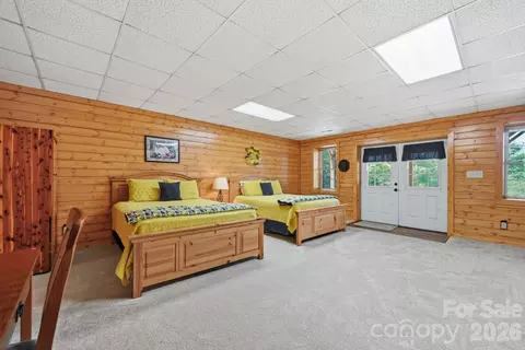 Bedroom - 1987 Buck Mountain Rd, Purlear, NC 28665 photo 10 of 10