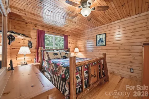 Bedroom - 1987 Buck Mountain Rd, Purlear, NC 28665 photo 1 of 10