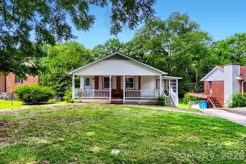221 Eden Cir, Pineville, NC 28134