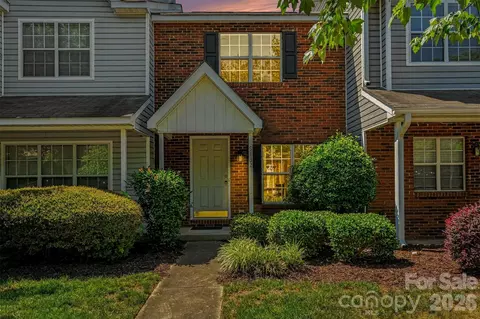 9132 Charminster Ct, Charlotte, NC 28269