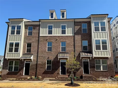 3114 Middle St, Charlotte, NC 28278