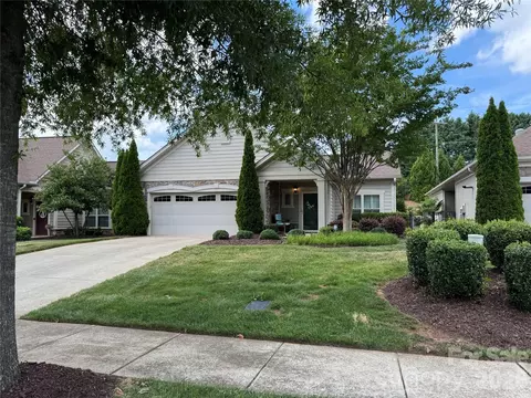 159 Brawley Point Cir, Mooresville, NC 28117