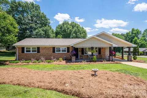 601 Wren Rd, Gastonia, NC 28056