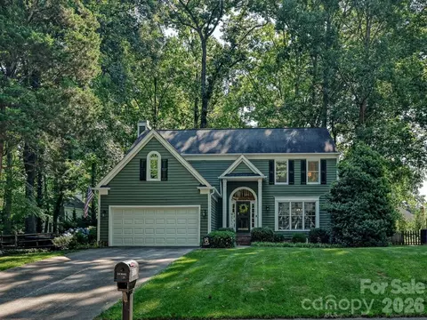 8717 Doe Path Ln, Huntersville, NC 28078