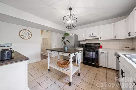 350 21st Avenue Nw Dr NW, Hickory, NC 28601 photo 9