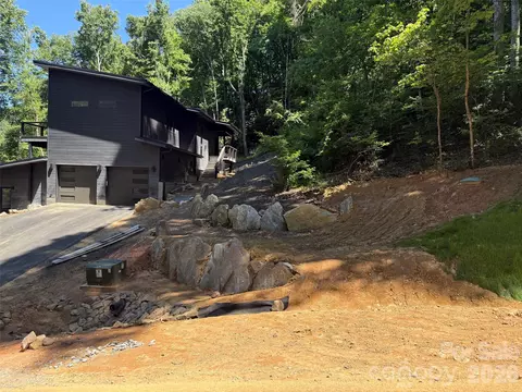 114 Running Deer Ln, Mars Hill, NC 28754