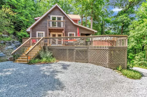 237 Woodys Dr, Hendersonville, NC 28792
