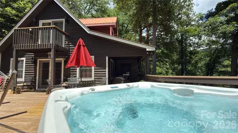 237 Woodys Dr, Hendersonville, NC 28792