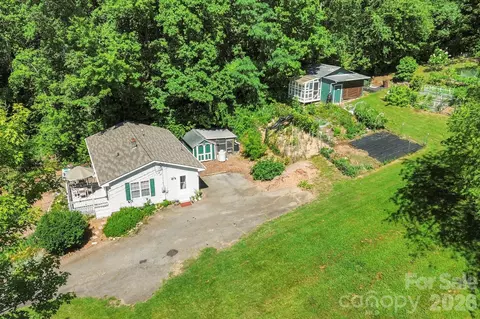 658 Enka Lake Rd, Candler, NC 28715