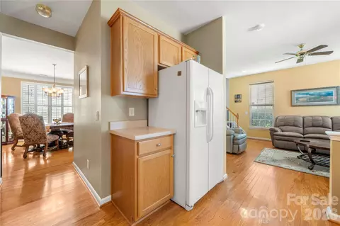 Kitchen - 7641 Bluff Point Ln, Denver, NC 28037 photo 3 of 4