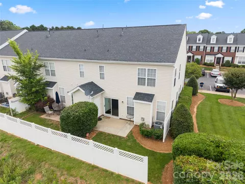 Exterior - 7641 Bluff Point Ln, Denver, NC 28037 photo 4 of 4