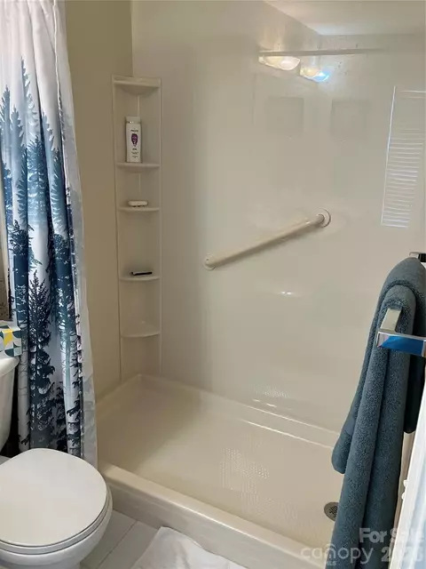 Bath - 7641 Bluff Point Ln, Denver, NC 28037 photo 6 of 6