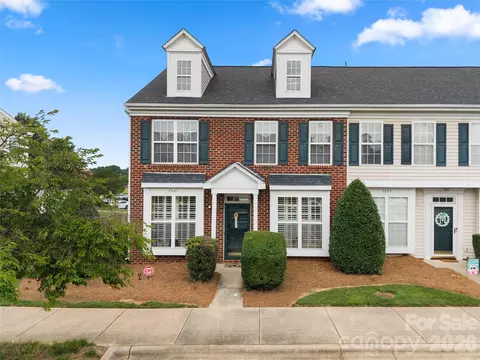7641 Bluff Point Ln, Denver, NC 28037