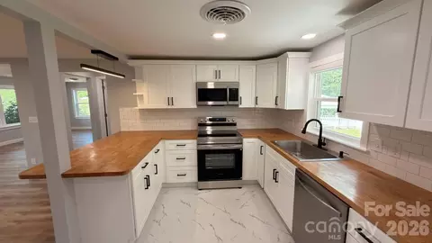 Kitchen - 4604 Old Hickory Rd, Lancaster, SC 29720 photo 2 of 2