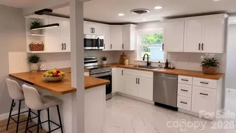 Kitchen - 4604 Old Hickory Rd, Lancaster, SC 29720 photo 1 of 2