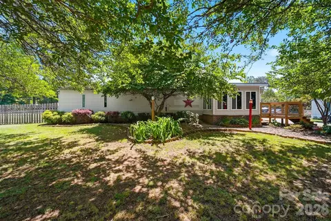 5404 B J Dr, Conover, NC 28613 photo 2