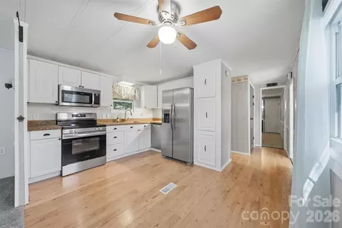5404 B J Dr, Conover, NC 28613 photo 10