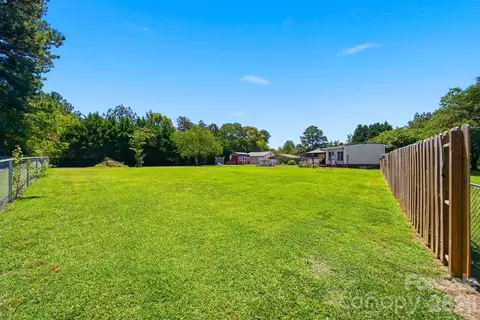 5404 B J Dr, Conover, NC 28613 photo 40
