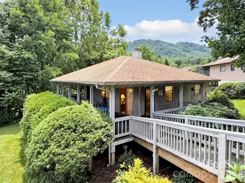 35 Talon Ct, Waynesville, NC 28786
