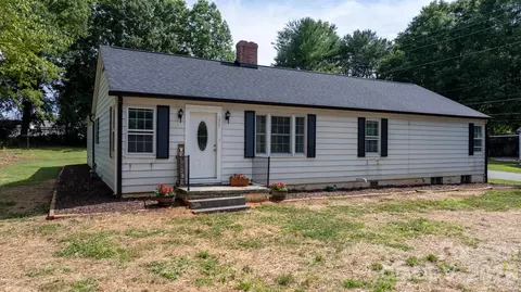 227 W 27th St, Newton, NC 28658