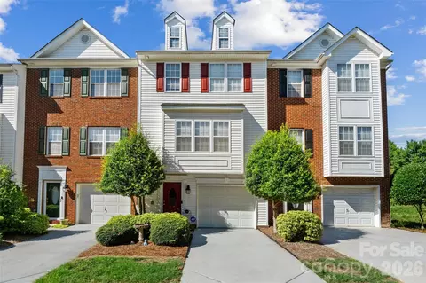 104 Rock Ridge Ln, Mount Holly, NC 28120