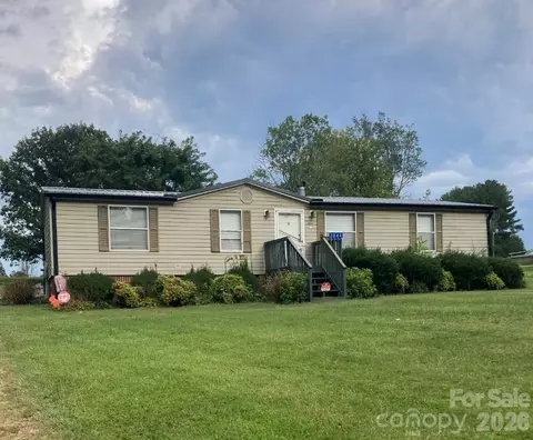 2044 Clareview Dr, Conover, NC 28613