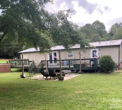 2044 Clareview Dr, Conover, NC 28613