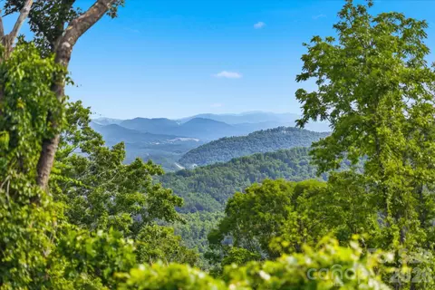 999 Perrion 18 Ave #18, Weaverville, NC 28787