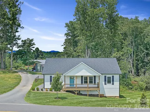 105 Crowder Hills Ln, Asheville, NC 28804