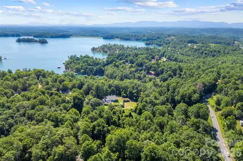 6125 Holiday Shores Ave, Nebo, NC 28761
