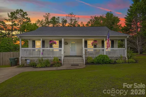 217 Lakewood Dr, Pickens, SC 29671