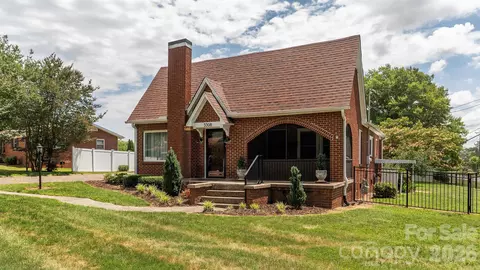 3308 16th Ne St NE, Hickory, NC 28601