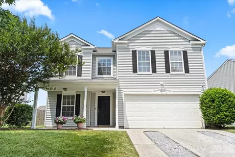 12932 Silvaire Farm Rd, Charlotte, NC 28278