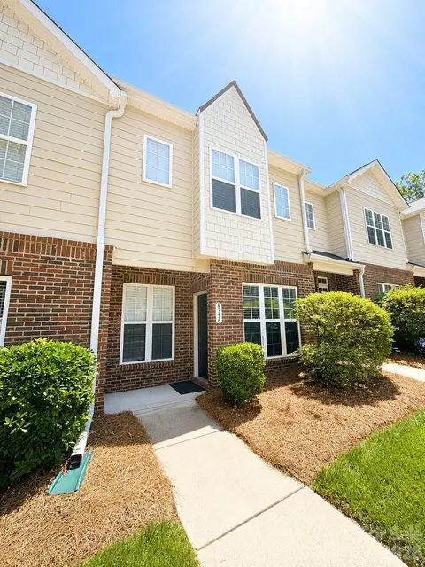 4376 Yoruk Forest Ln, Charlotte, NC 28211