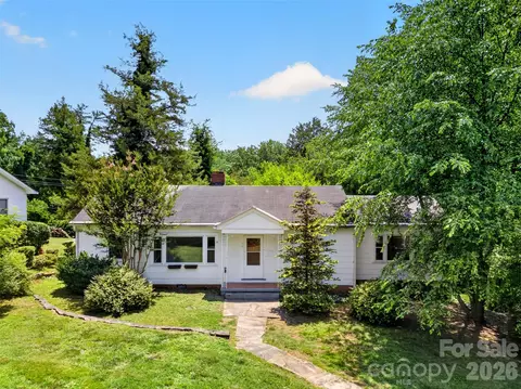 64 Second St, Tryon, NC 28782