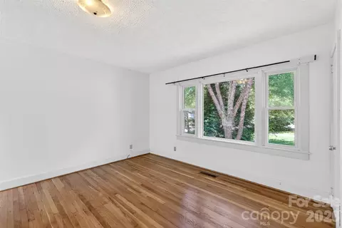 Bedroom - 64 Second St, Tryon, NC 28782 photo 3 of 7